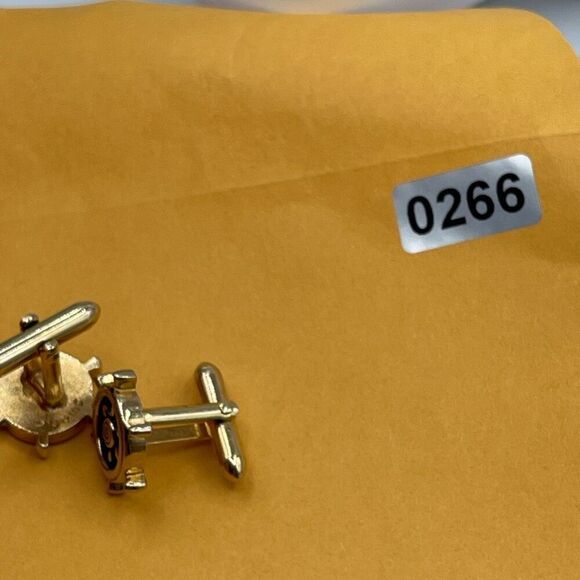 Vintage SWANK helm cuff links. - Picture 7 of 7